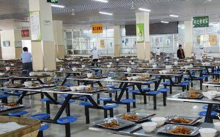 学校食堂